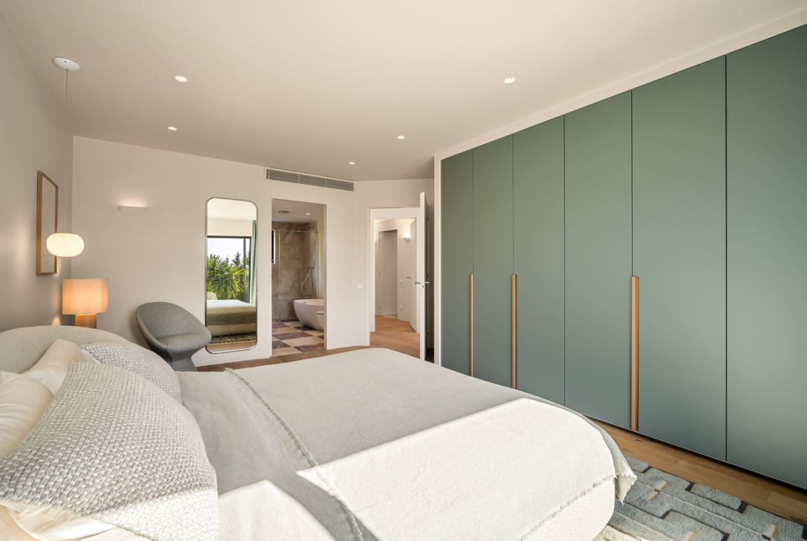 1170