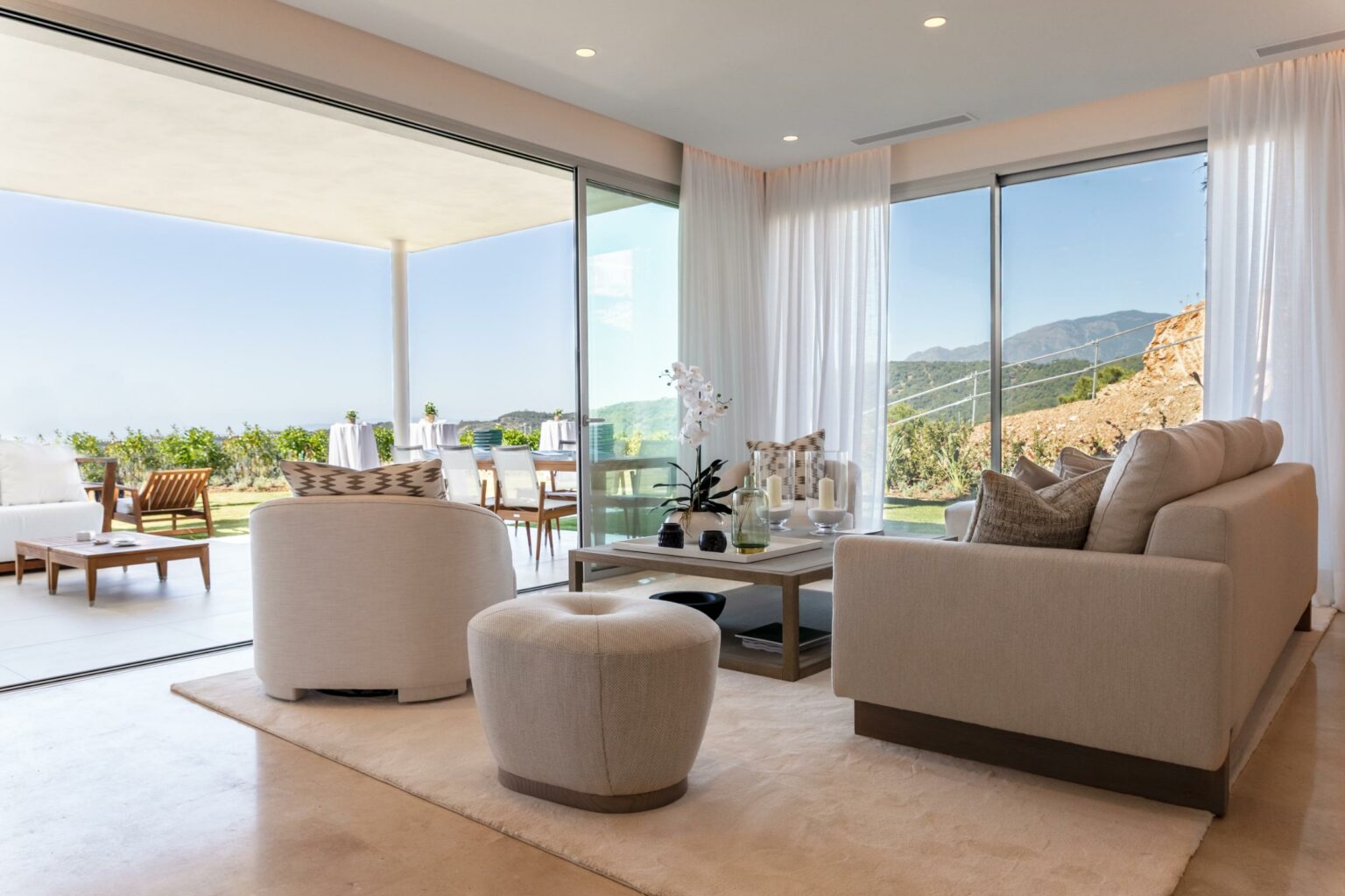 Apartment for sale in Benahavis - photo 8