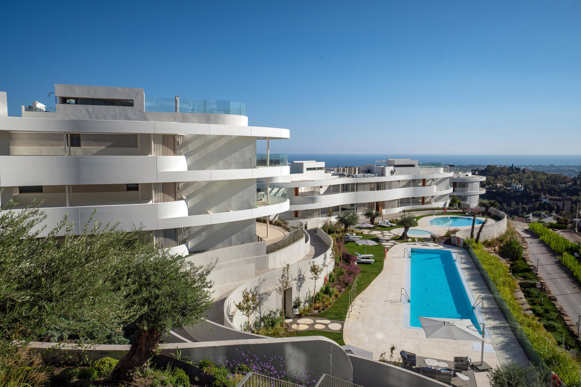 Apartment for sale in Benahavis - photo 7
