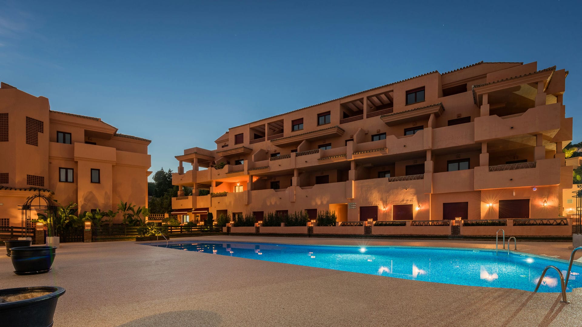 Apartment for sale in Benahavis - photo 3