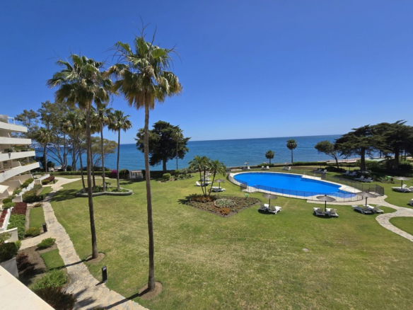 Apartment for sale in Estepona