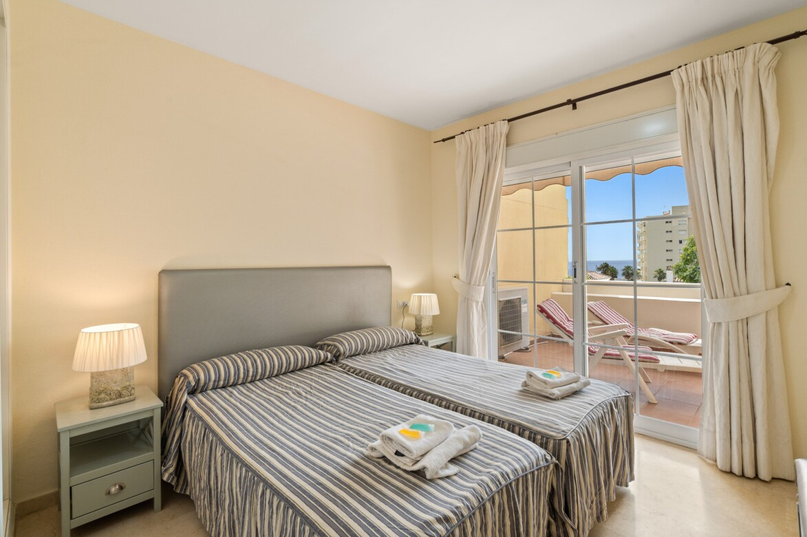 Apartment for sale in Estepona - photo 8