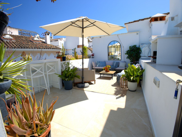 Apartment for sale in Estepona