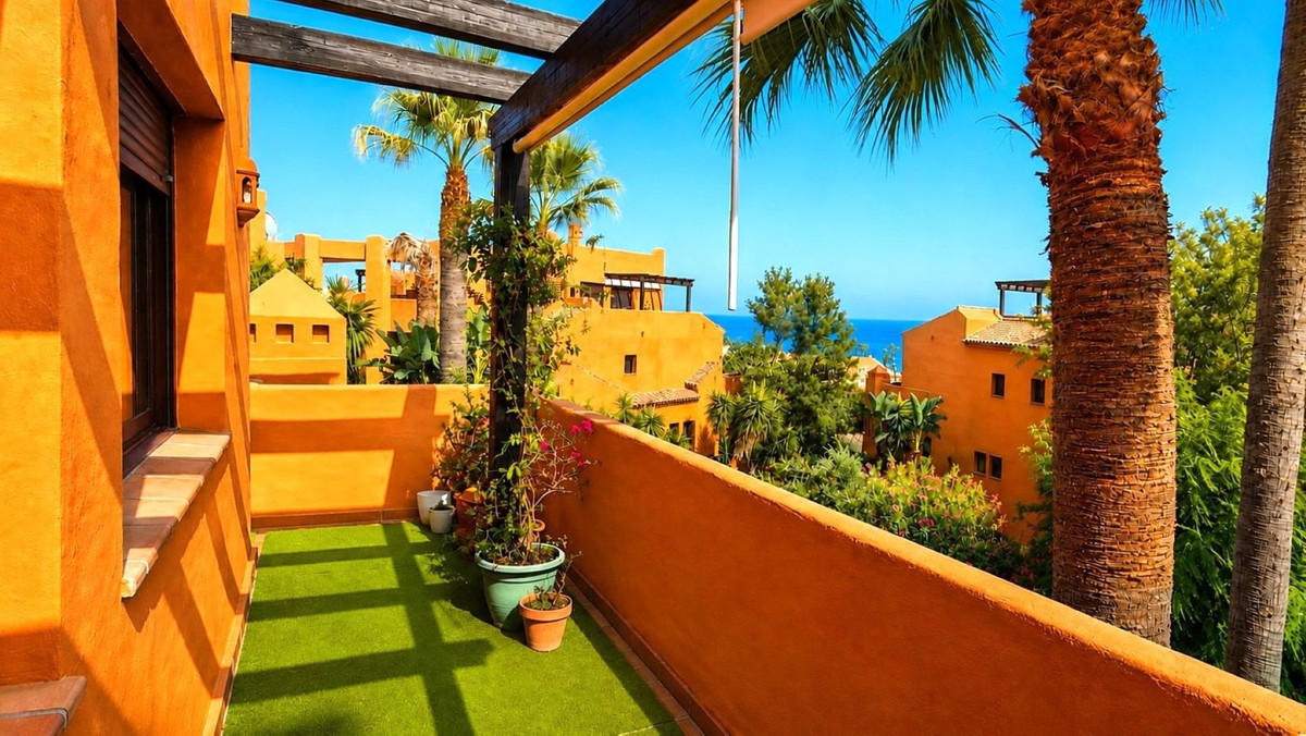 Apartment for sale in Estepona - photo 7