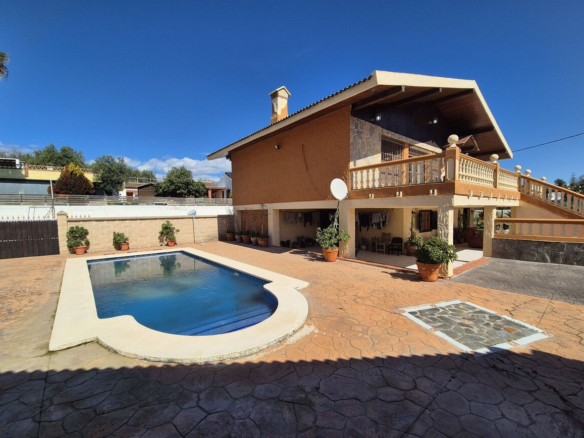 Country House for sale in Coín