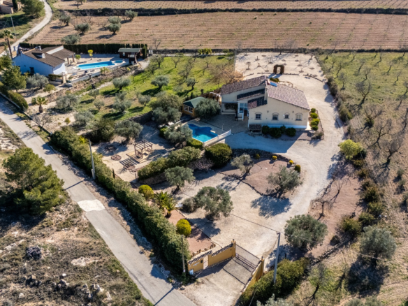 Country House for sale in La Zarza
