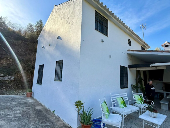 Country House for sale in Ojen