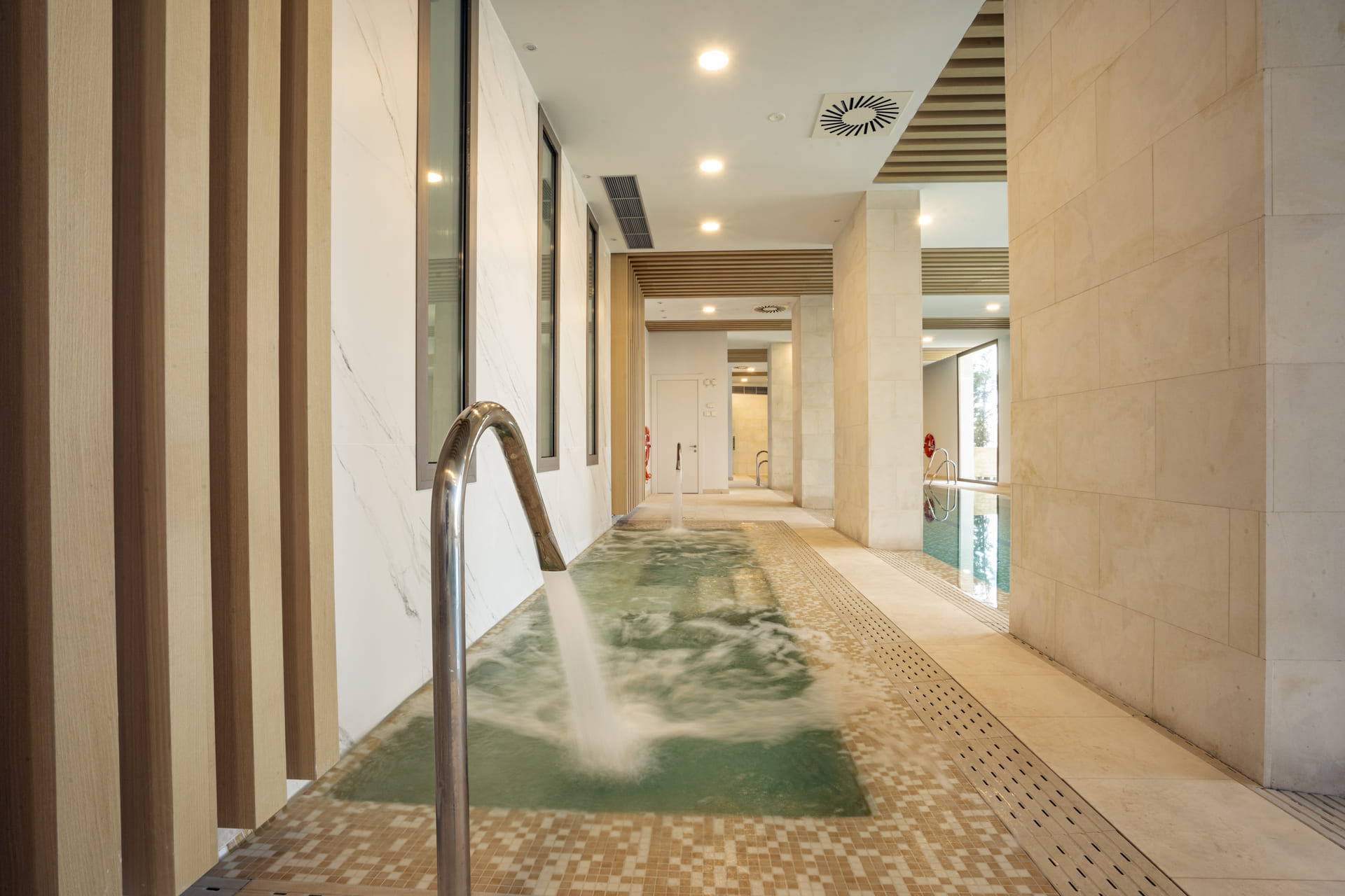 Ground Floor Apartment for sale in Benahavis - photo 3
