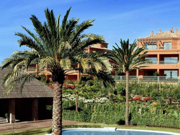 Ground Floor Apartment for sale in Benahavis