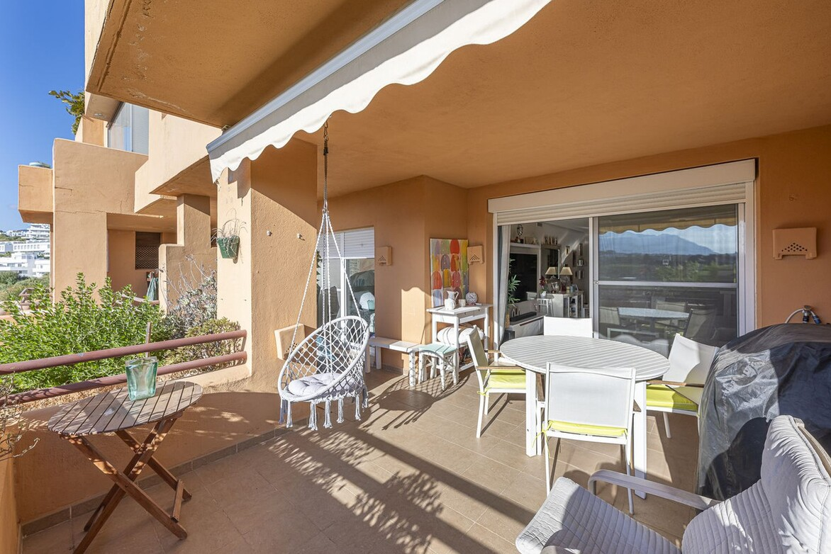 Ground Floor Apartment for sale in Estepona - photo 2