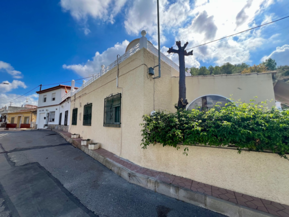 House for sale in Benferri