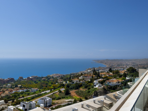 Penthouse for sale in Benalmádena