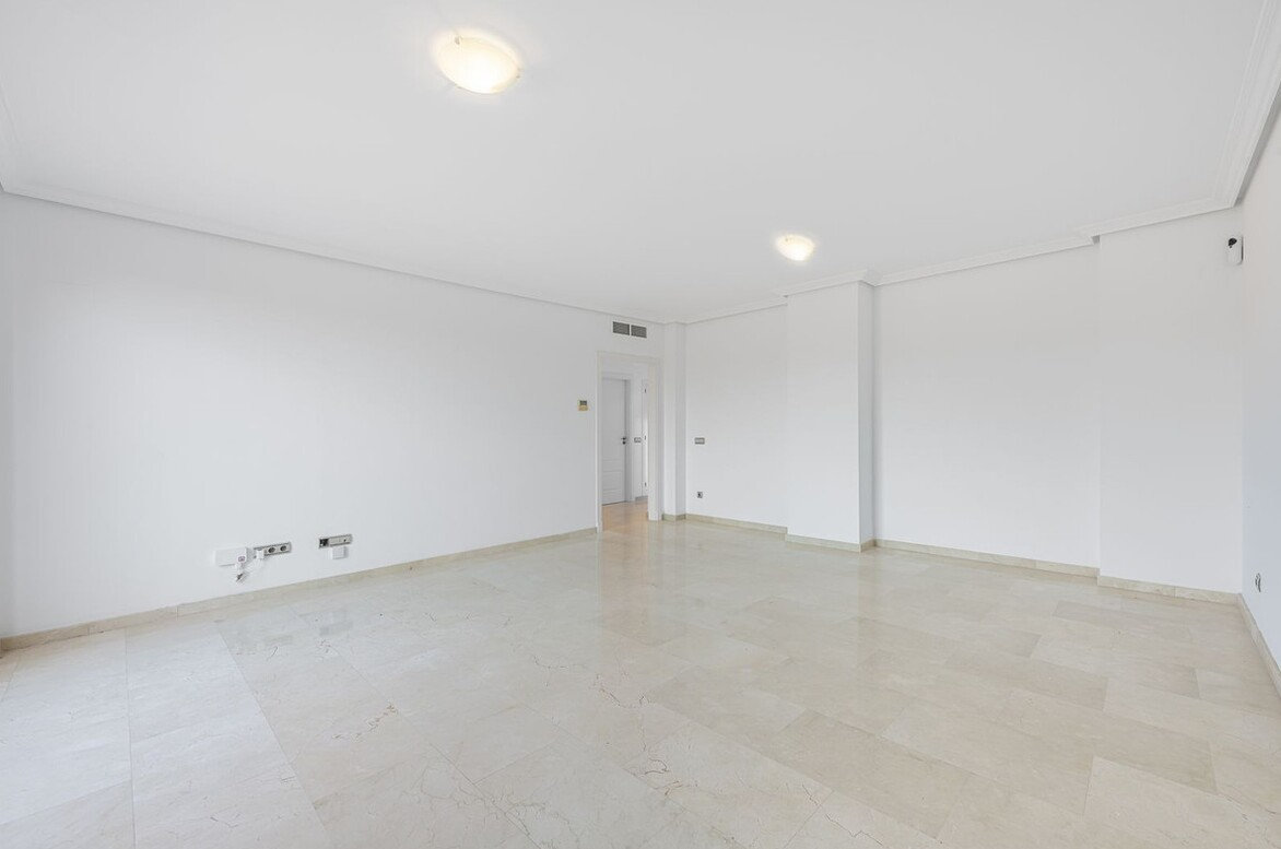Penthouse for sale in Casares - photo 8