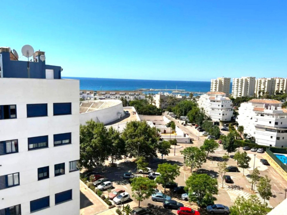 Penthouse for sale in Estepona