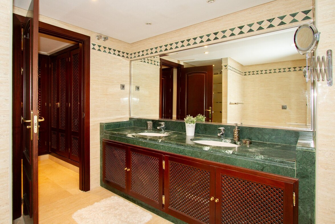 Penthouse for sale in Marbella - photo 6