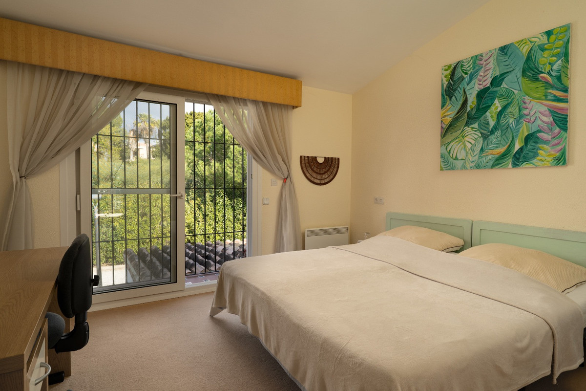 Semi-detached House for sale in Estepona - photo 11