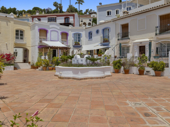 Townhouse for sale in Benahavis