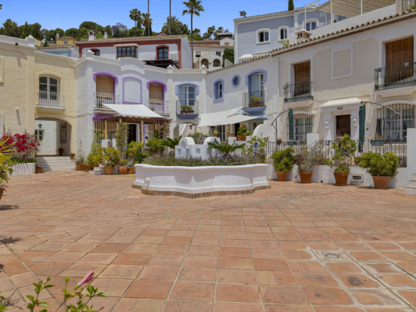 Townhouse for sale in Benahavis