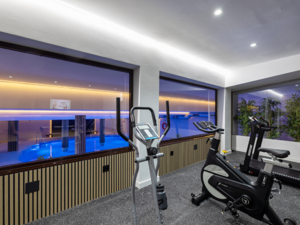 Townhouse for sale in Estepona