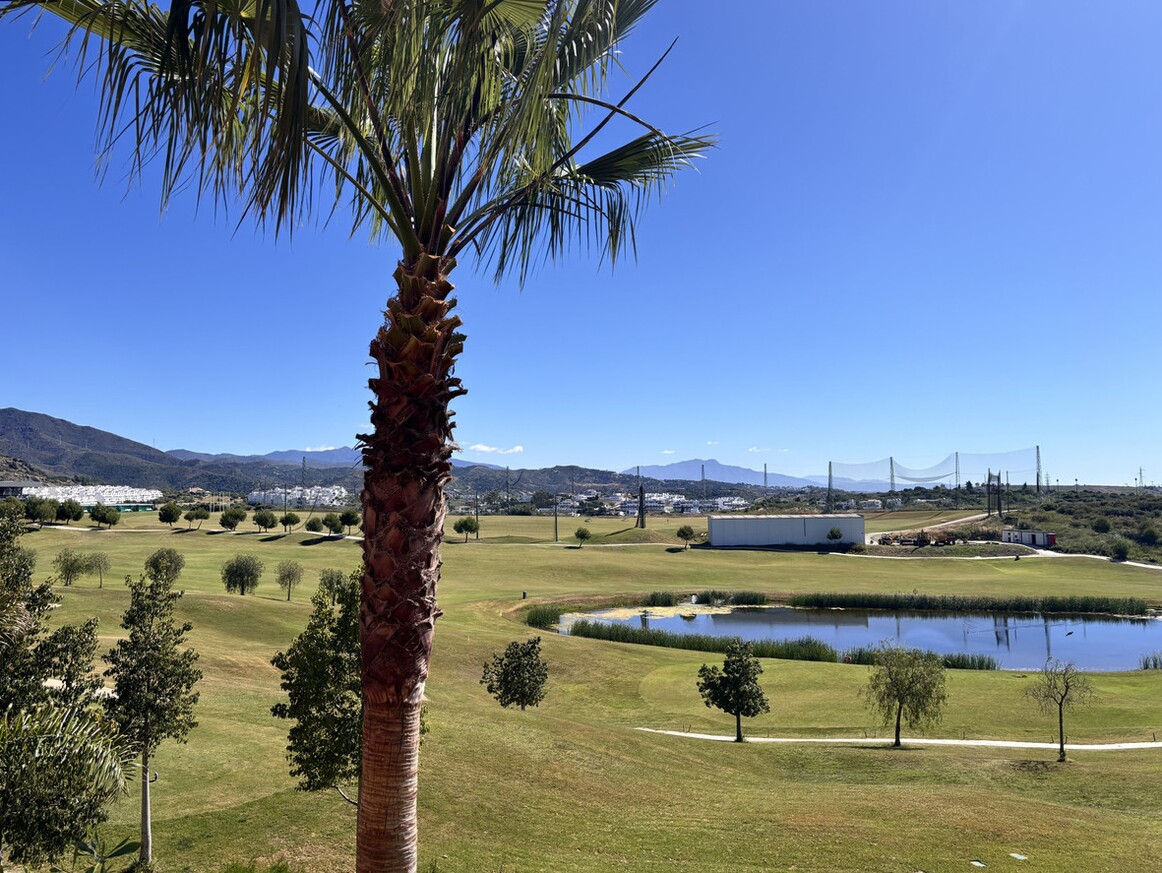 Townhouse for sale in Estepona - photo 2