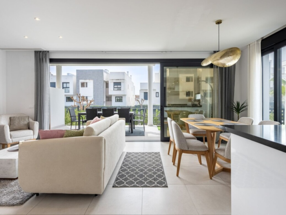 Townhouse for sale in Estepona