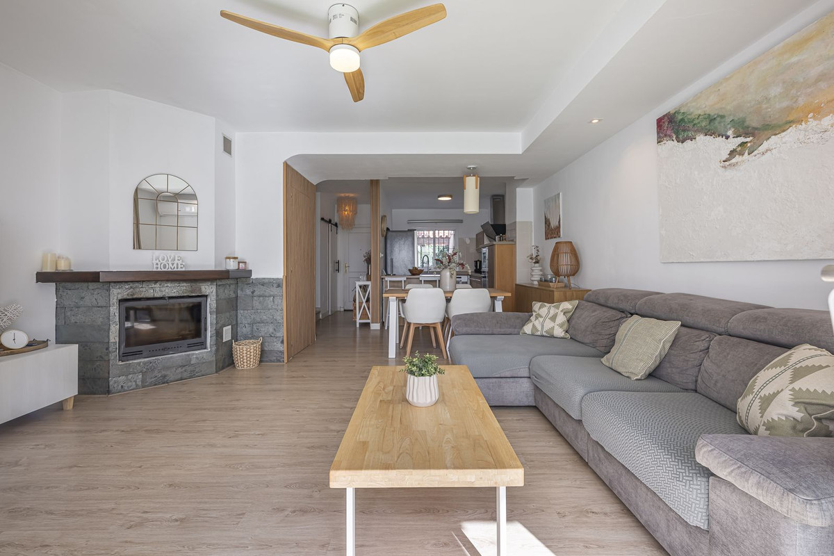 Townhouse for sale in Marbella - photo 2