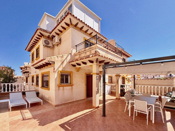 Townhouse for sale in Orihuela