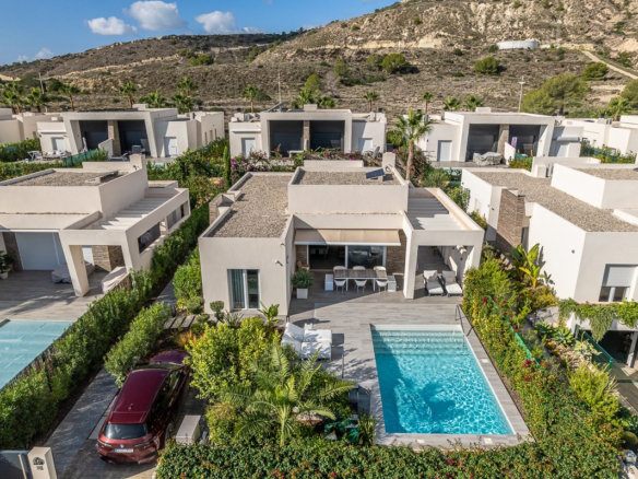 Villa for sale in Algorfa