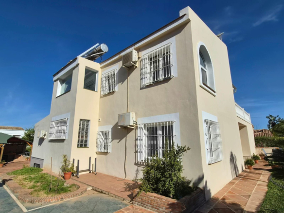 Villa for sale in Alhaurín de la Torre