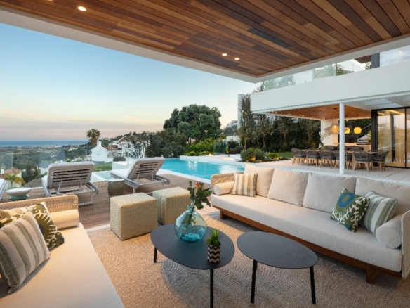 Villa for sale in Benahavis