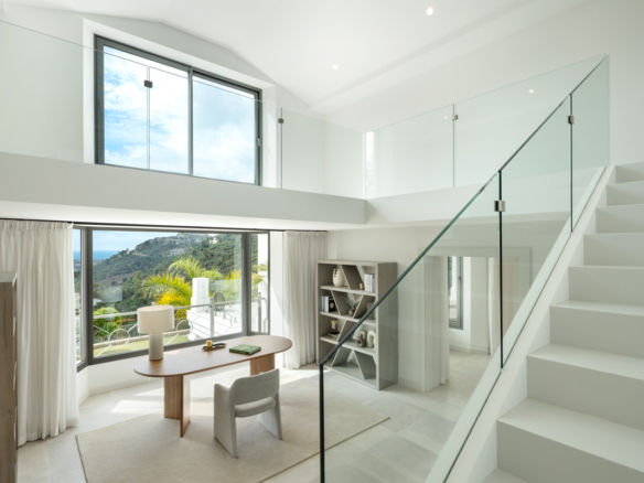 Villa for sale in Benahavis
