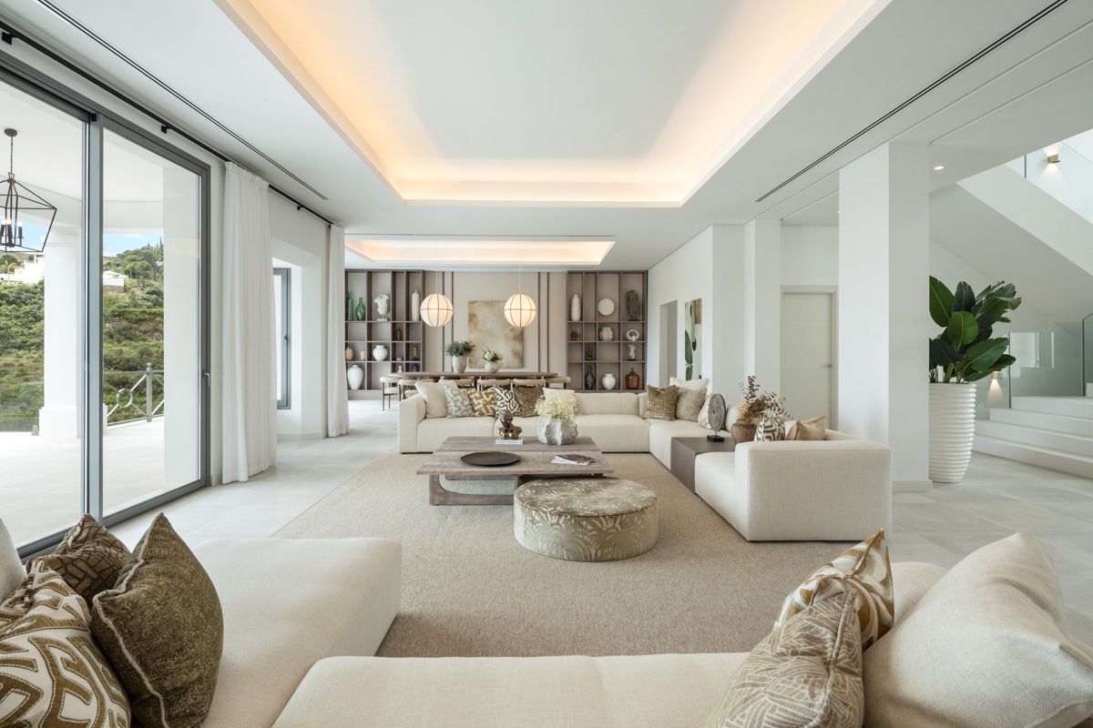 Villa for sale in Benahavis - photo 2