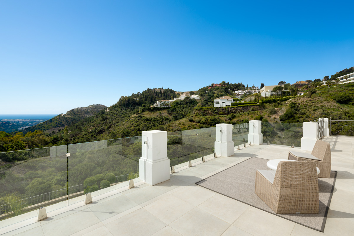 Villa for sale in Benahavis - photo 12