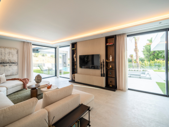Villa for sale in Benahavis