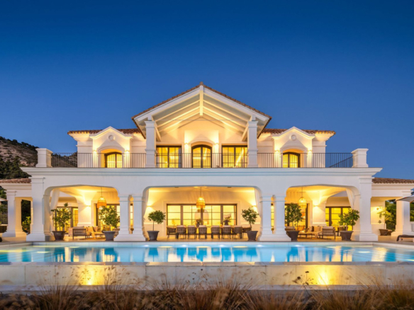 Villa for sale in Benahavis