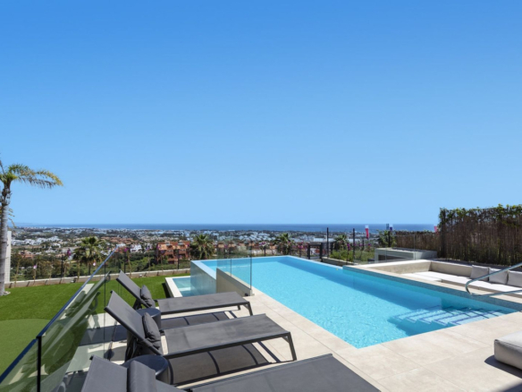 Villa for sale in Benahavis
