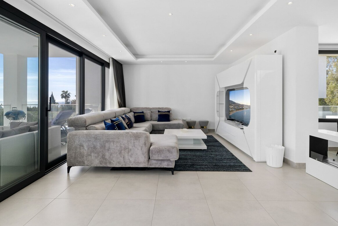 1164