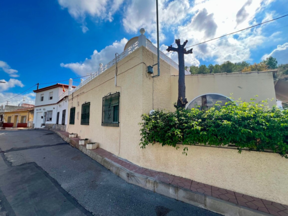 Villa for sale in Benferri