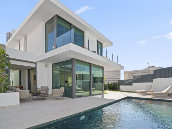 Villa for sale in Benidorm
