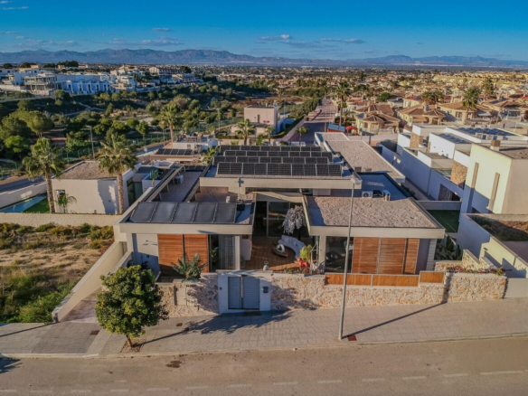 Villa for sale in Benijofar