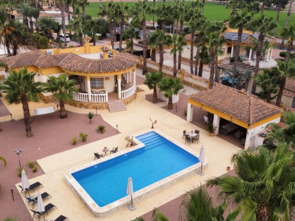 Villa for sale in Catral