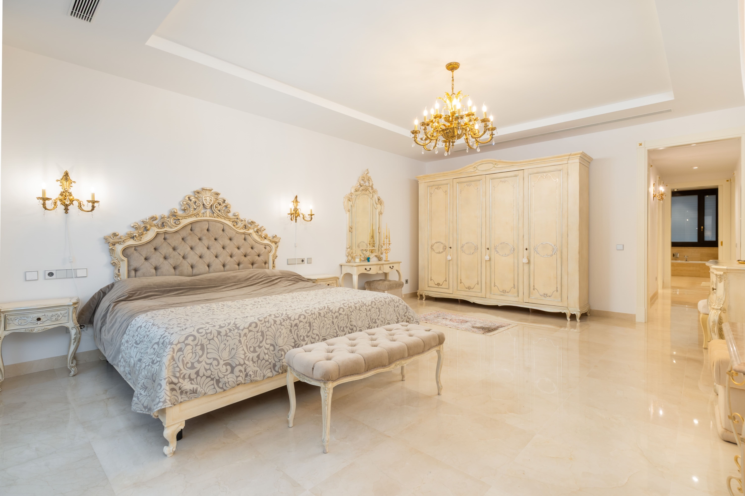 Villa for sale in Estepona - photo 15