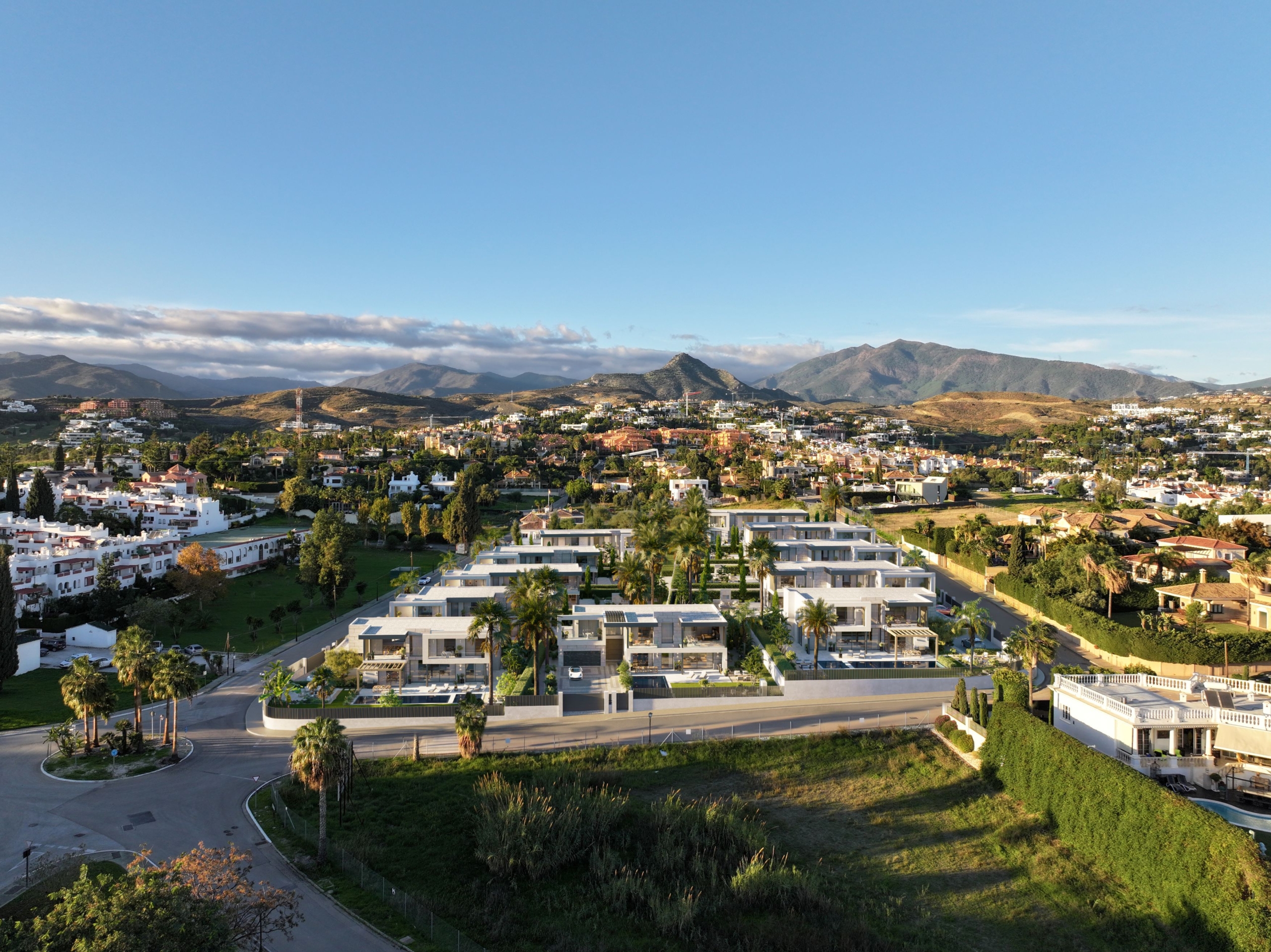 Villa for sale in Estepona - photo 2