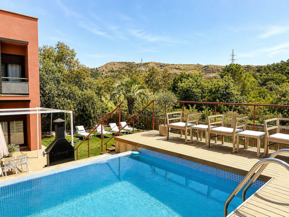 Villa for sale in Estepona