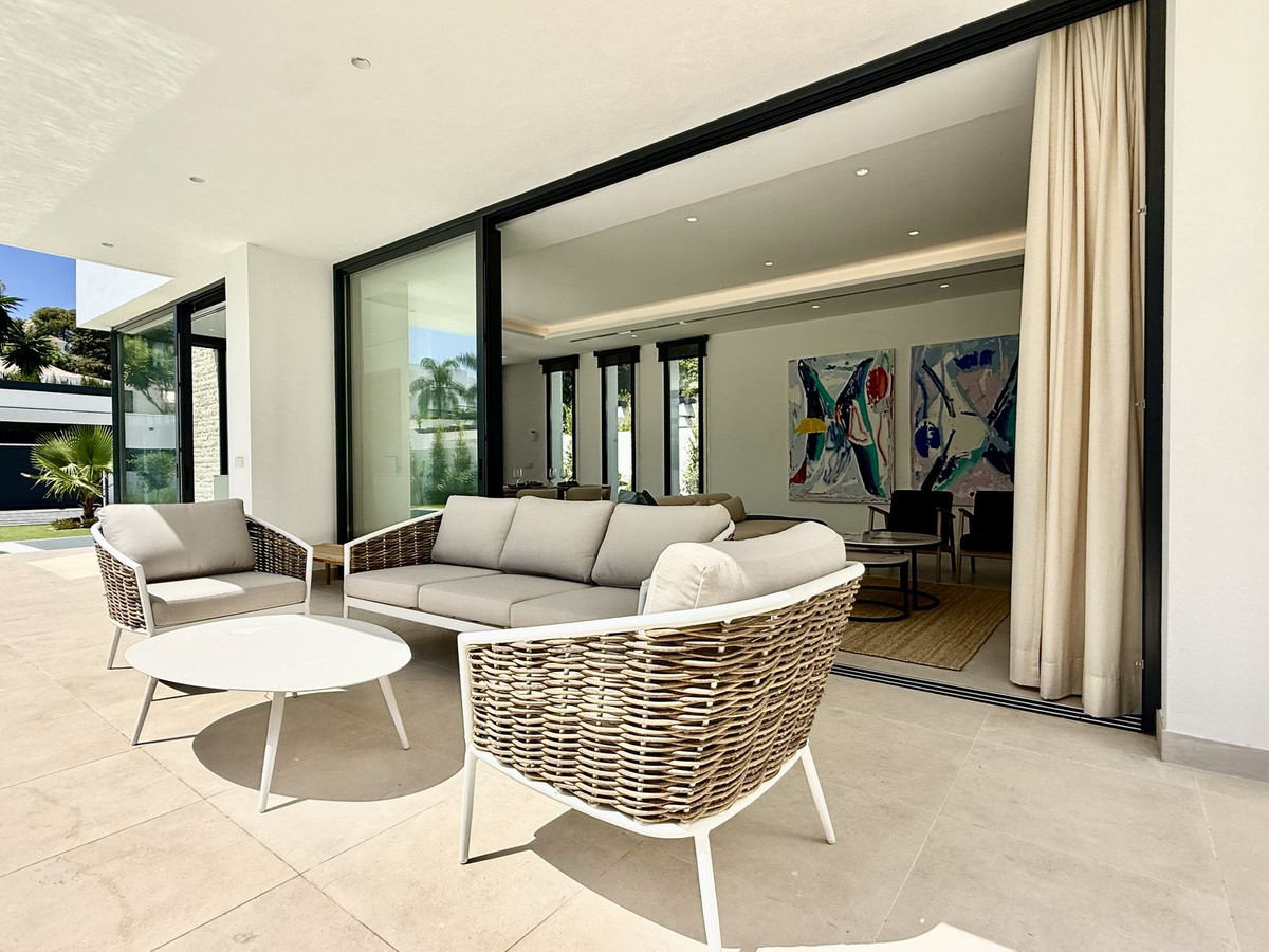 Villa for sale in Estepona - photo 11