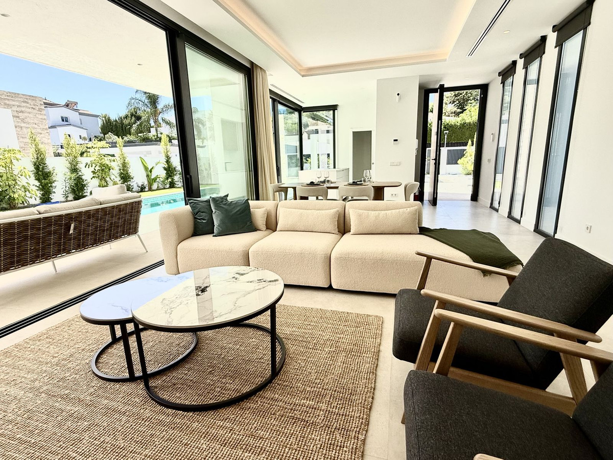 Villa for sale in Estepona - photo 13