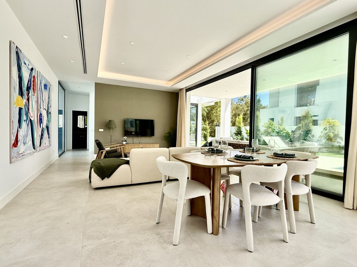 Villa for sale in Estepona - photo 15