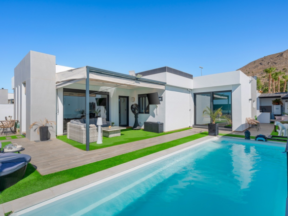 Villa for sale in Fortuna
