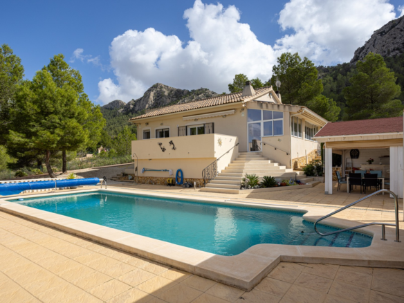 Villa for sale in La Zarza