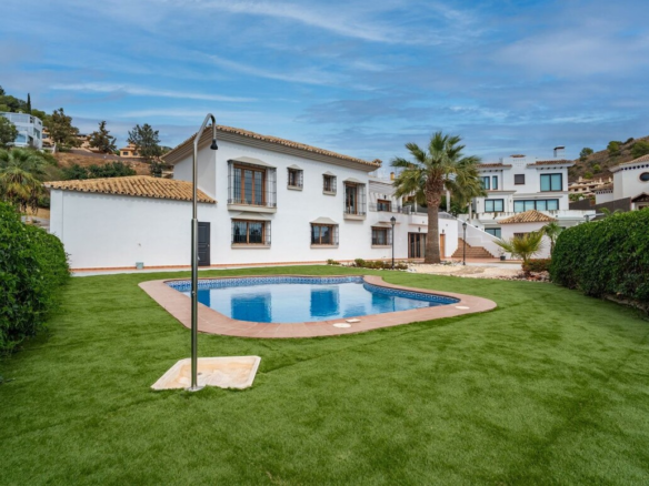 Villa for sale in Málaga